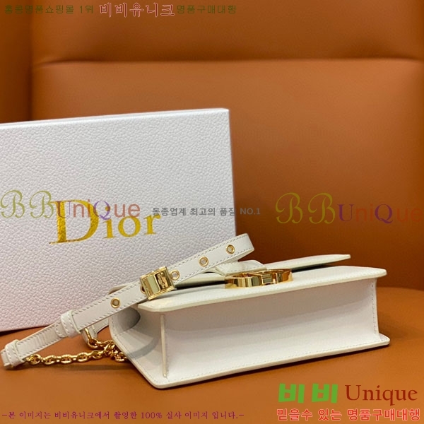 #��� 30 ���״� �̽�Ʈ ����Ʈ ü�ι� M9334-201