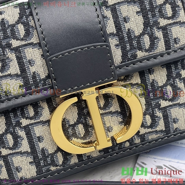 #��� 30 ������ ����ũ�� �ڽ��� 900879-100