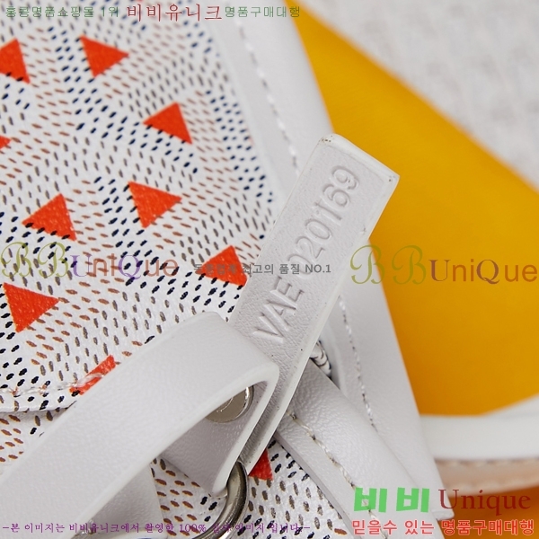 #���ߵ� ������ Ŭ�����ξ� GV52561-102