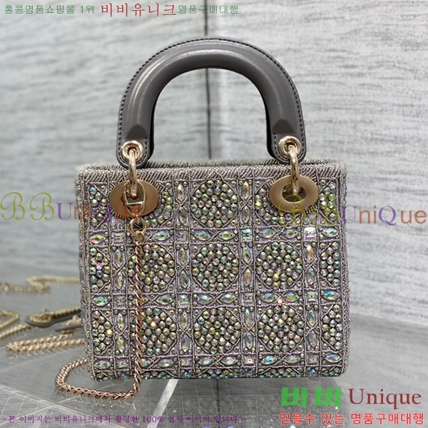 #��� ���̵�� �̴� M050566-302