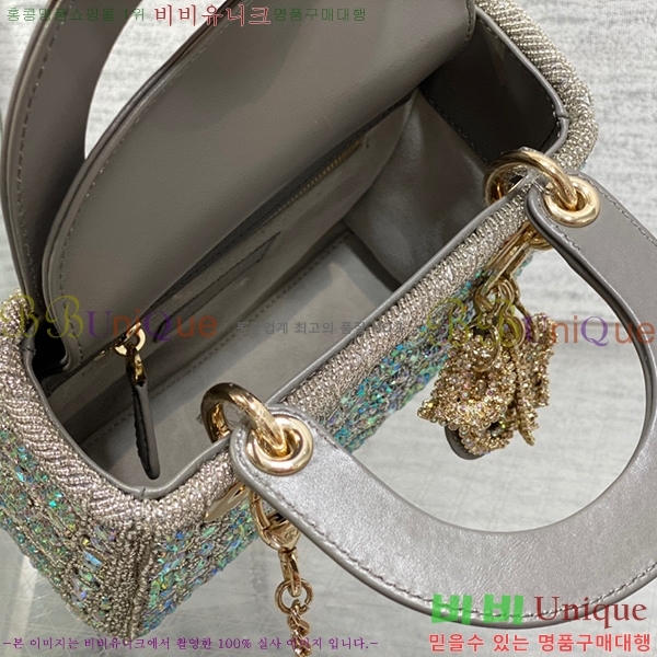 #��� ���̵�� �̴� M050566-302