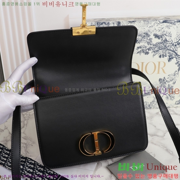 ��� 30 ������ ũ�ν��� 28D876581-5