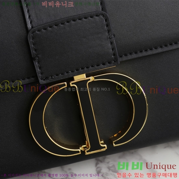 ��� 30 ������ ũ�ν��� 27D876921-5