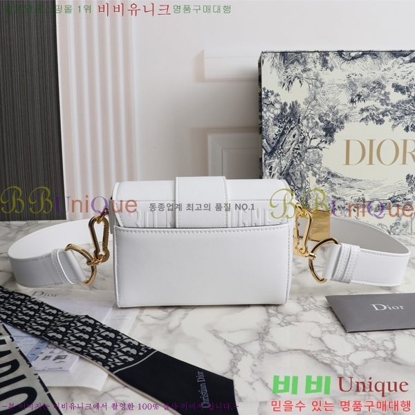 ��� 30 ������ ũ�ν��� 27D876921-2