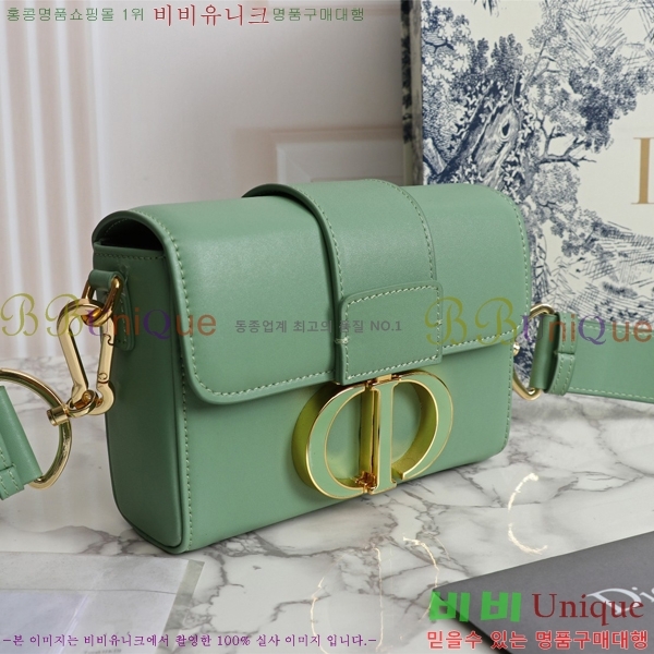 ��� 30 ������ ũ�ν��� 27D876921-1