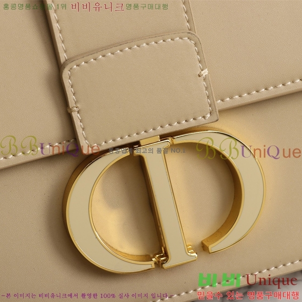 ��� 30 ������ ũ�ν��� 28D876581-3