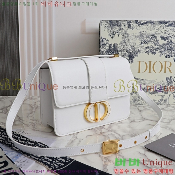 ��� 30 ������ ũ�ν��� 28D876581-2