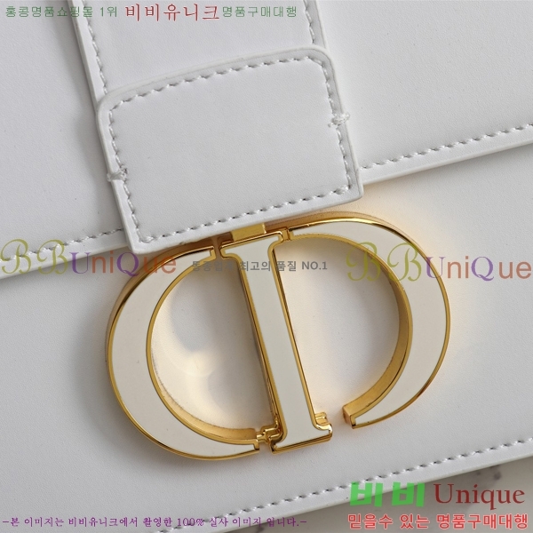 ��� 30 ������ ũ�ν��� 28D876581-2