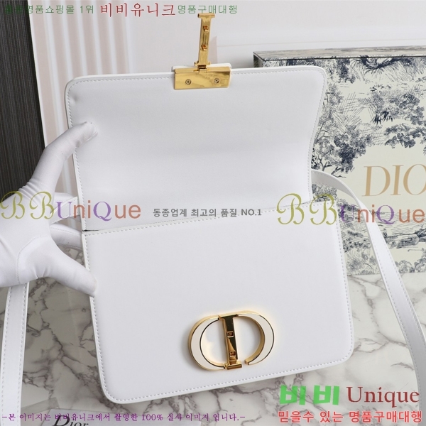 ��� 30 ������ ũ�ν��� 28D876581-2