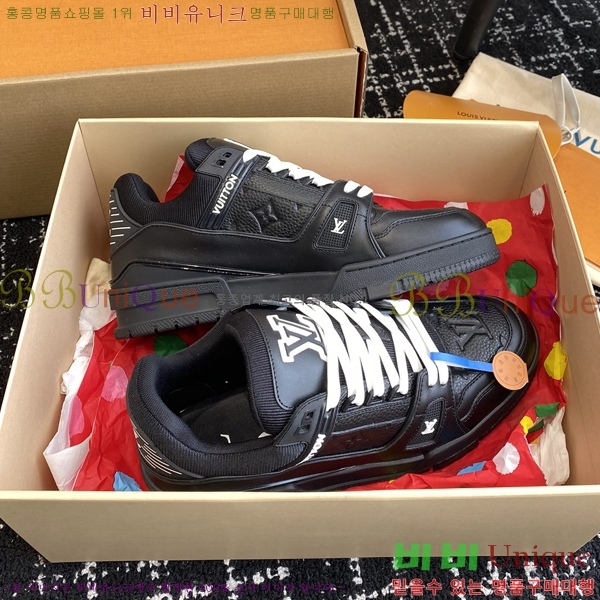 ���̺��� LV Ʈ���̳� ����Ŀ�� 48L2412435-8