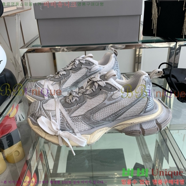 �߷��þư� 3XL Ʈ���̳� ����Ŀ�� BLA356600-5