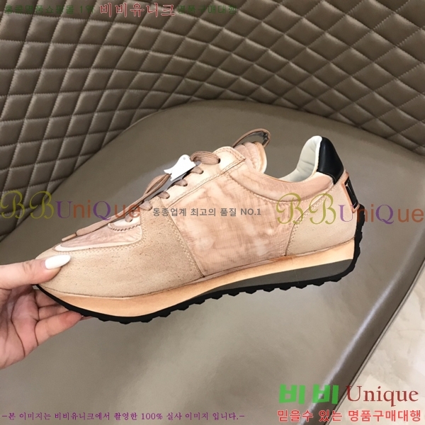 ���� �߷�Ƽ�� ����Ŀ�� 29VT24821-2