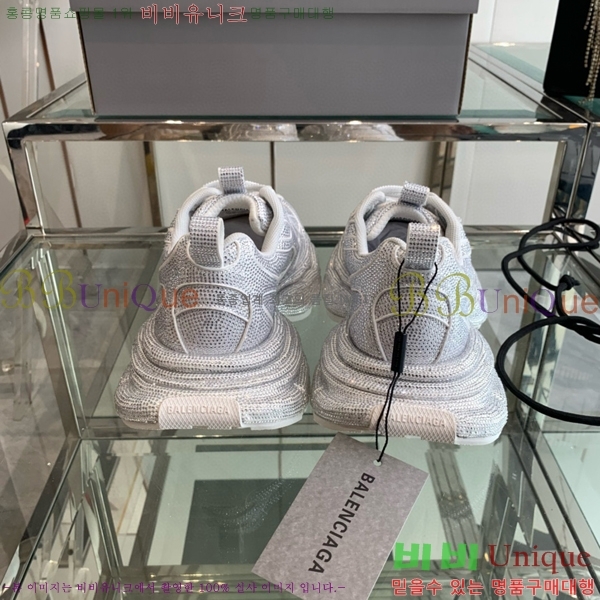 �߷��þư� 3XL Ʈ���̳� ����Ŀ�� BLA356600-104