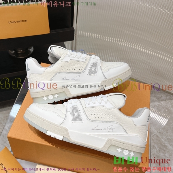 ���̺��� LV Ʈ���̳� ����Ŀ�� 48L2412435-8