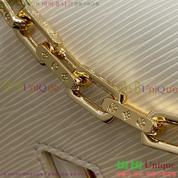 #���̺��� Ʈ����Ʈ MM M24630-101