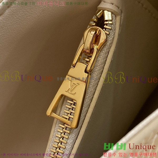 #���̺��� Ʈ����Ʈ MM M24630-101