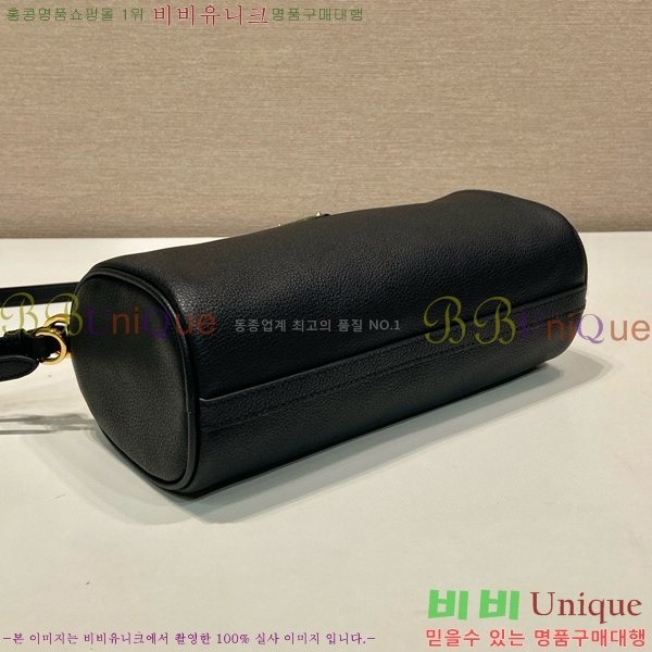 #����� �ﰢ �ΰ� ũ�ν��� 1BC239-102