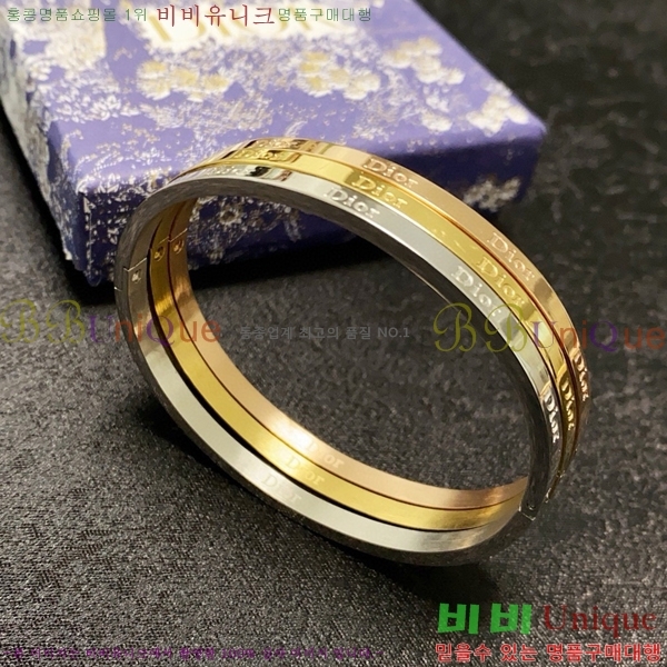 ��� ���� D4O09233-6