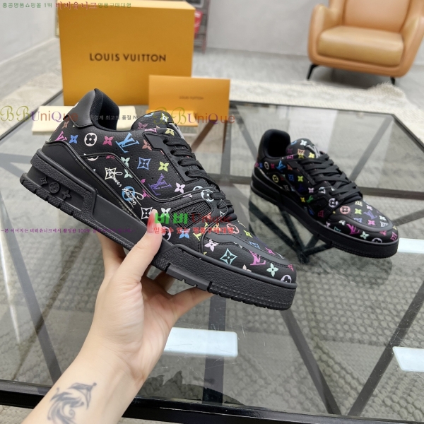 NEW LV Ʈ���̳� ����Ŀ�� 45L25311201-2