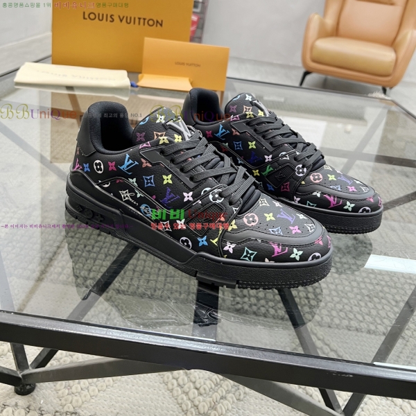 NEW LV Ʈ���̳� ����Ŀ�� 45L25311201-2