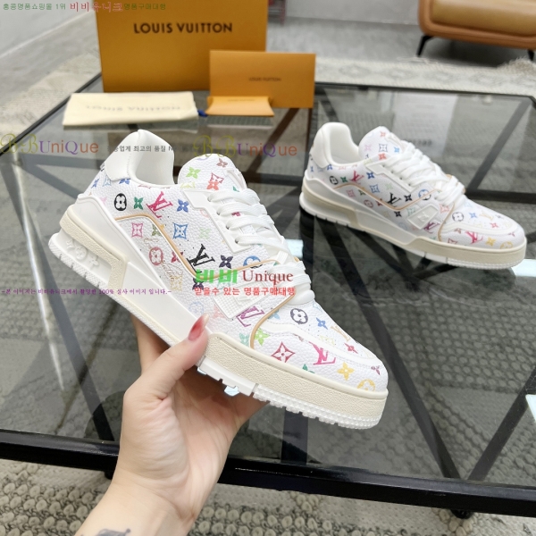 NEW LV Ʈ���̳� ����Ŀ�� 45L25311201-1