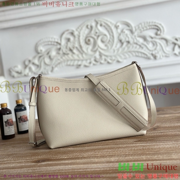 #�����޽� Berlingot 23 PM HE27855141-302