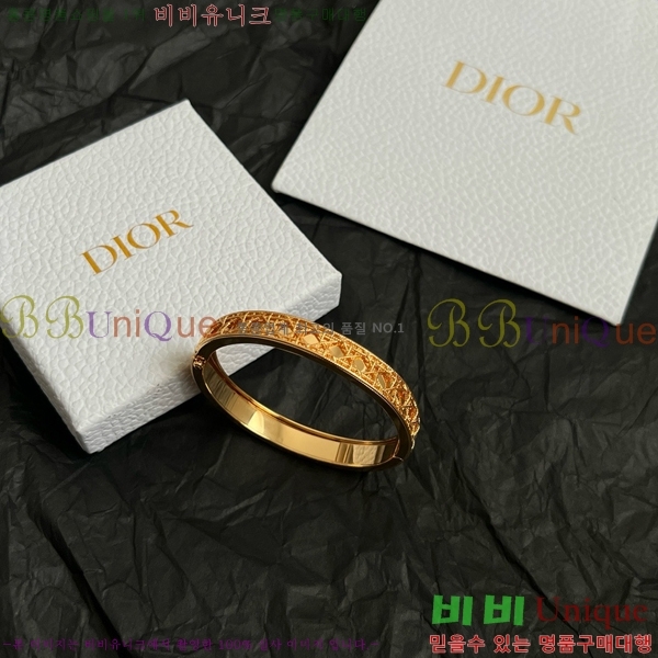 ��� ���� D4O12055-5