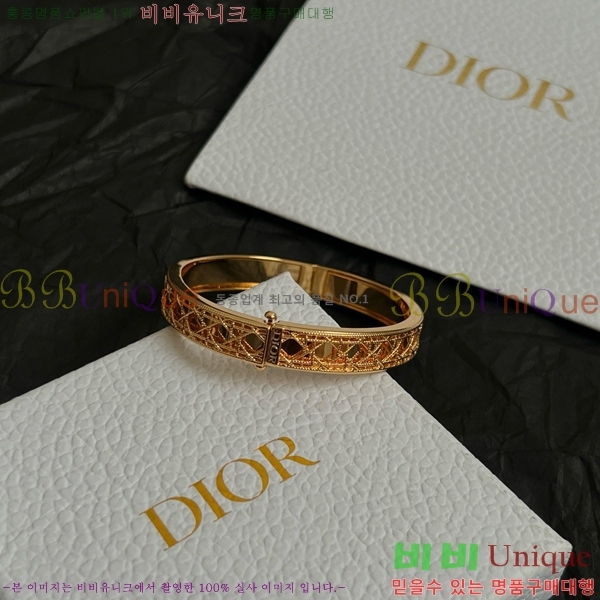 ��� ���� D4O12055-5