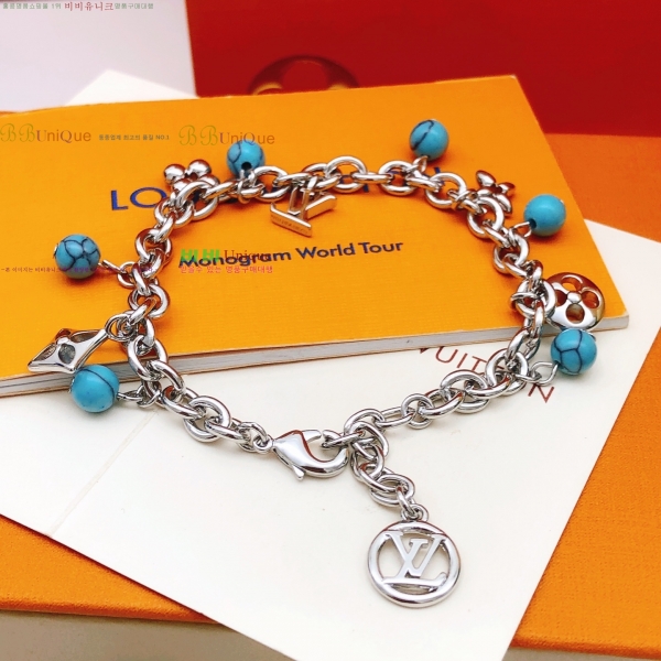 ���� ���̺��� Ŭ���� ���� 8L256185-1