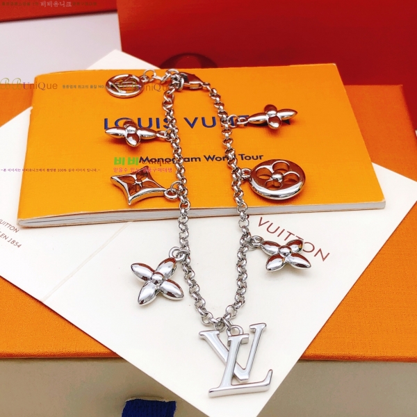 ���� ���̺��� Ŭ���� ���� 8L256185-3