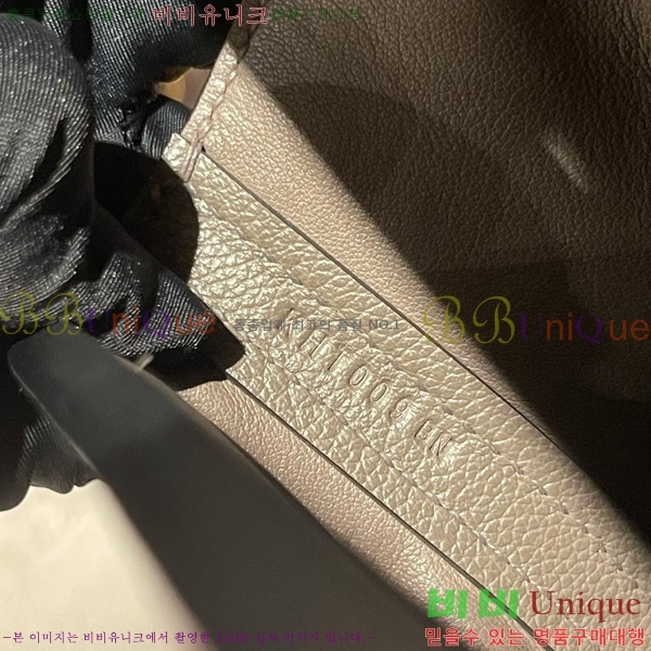 #�����޽� 2424 21�� �̴� H242400-17