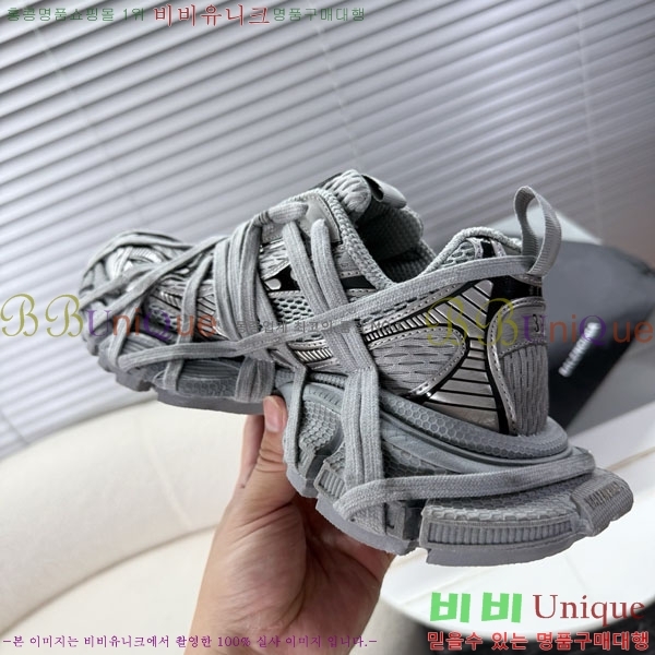 �߷��þư� 3XL Ʈ���̳� ����Ŀ�� BLA356602-4