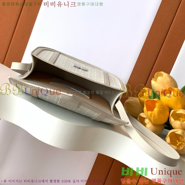 #���̳� ���̽��� M8021-103