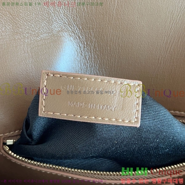 #���ζ� NIKI ��Ű ����ü ũ�ν��� 718556-2001