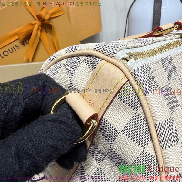 #���̺��� ���ǵ� �ݵѸ��� 30 ��Ʈ�� M40952-101