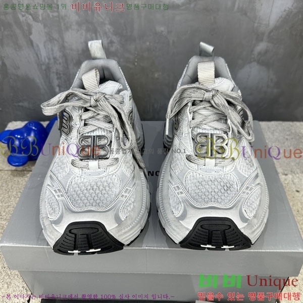 �߷��þư� 6XL Ʈ���̳� ����Ŀ�� BLA3568901