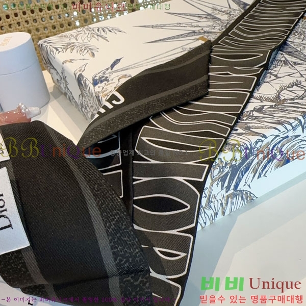 ��* Ʈ���� D841884-2