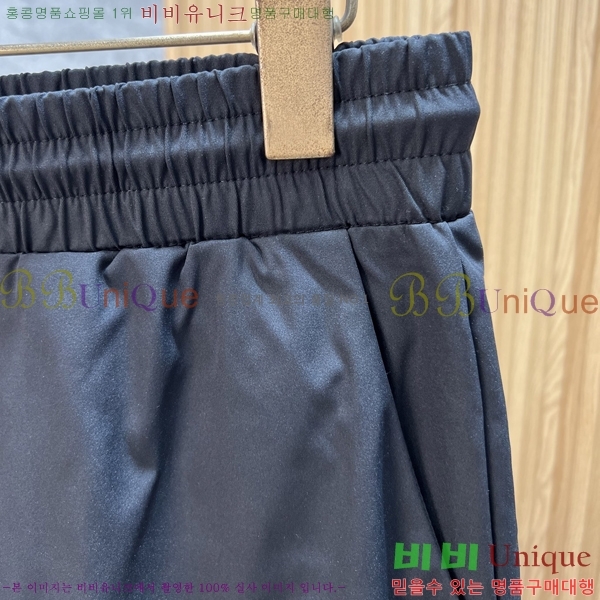 ���� ���ڷ� ��ġ�ڸ� �ݹ��� BC75672-1