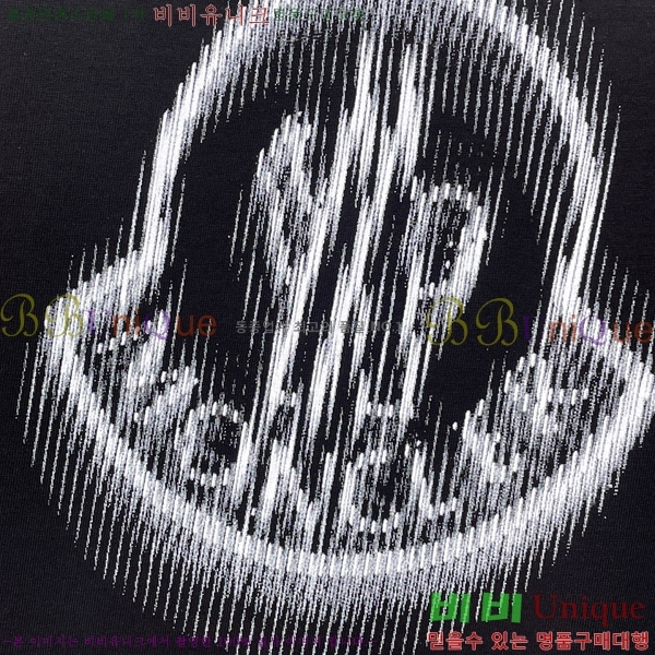 ���� ��**�� ���� Ƽ���� MO587617-2