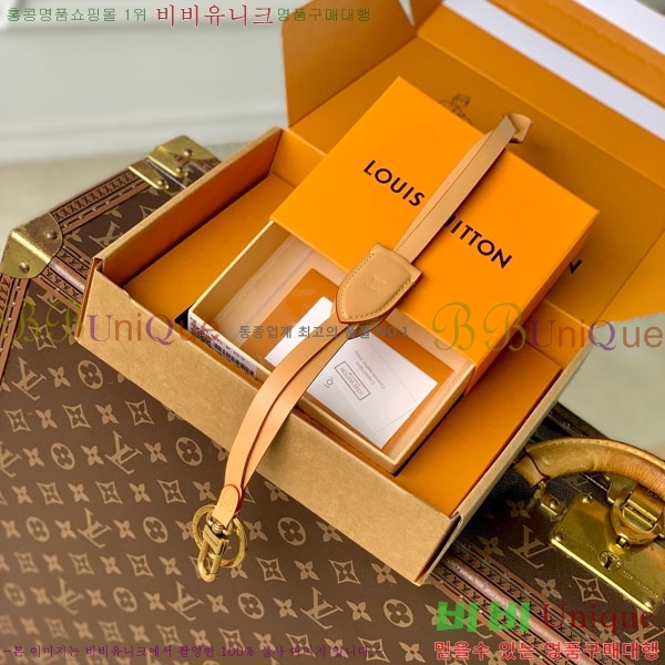 #����*�� LV Ŭ�ν� ŰȦ�� M03689-101