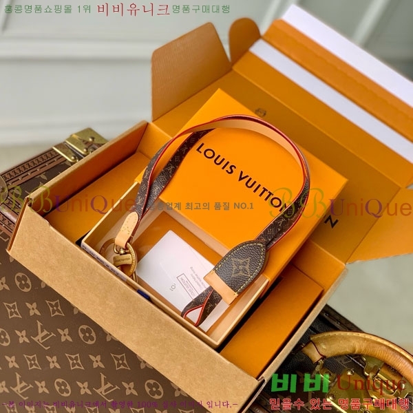 #����*�� LV Ŭ�ν� ŰȦ�� M03689-101