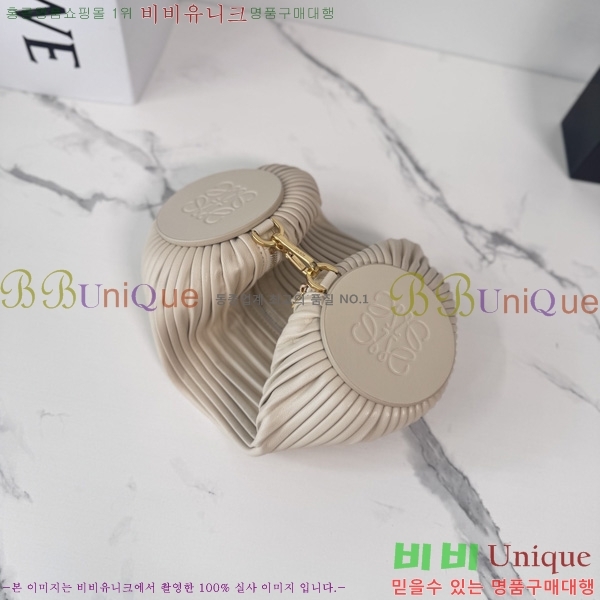#�ο��� pouch ����� 522129-104