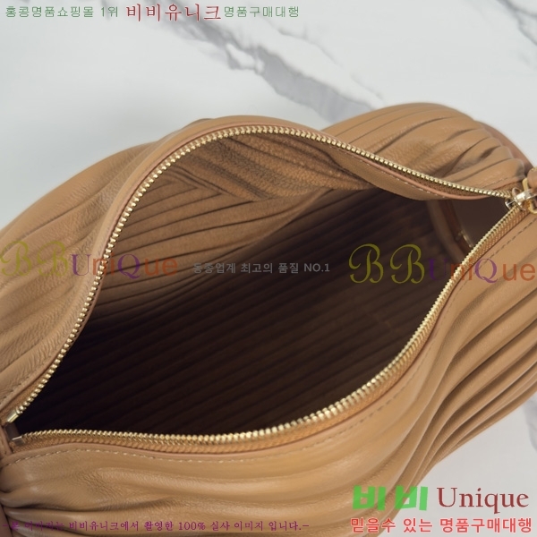 #�ο��� pouch ����� 522129-102