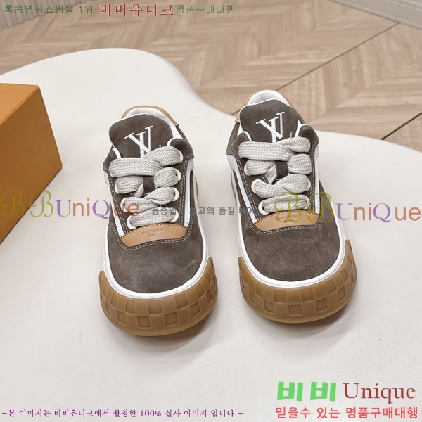 �������� ���̺��� Tilted Sneaker ����Ŀ�� LV402282-15