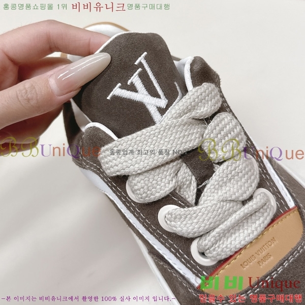 �������� ���̺��� Tilted Sneaker ����Ŀ�� LV402282-15