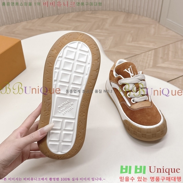 �������� ���̺��� Tilted Sneaker ����Ŀ�� LV402282-14