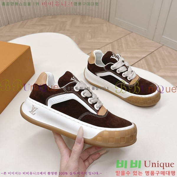 �������� ���̺��� Tilted Sneaker ����Ŀ�� LV402282-9