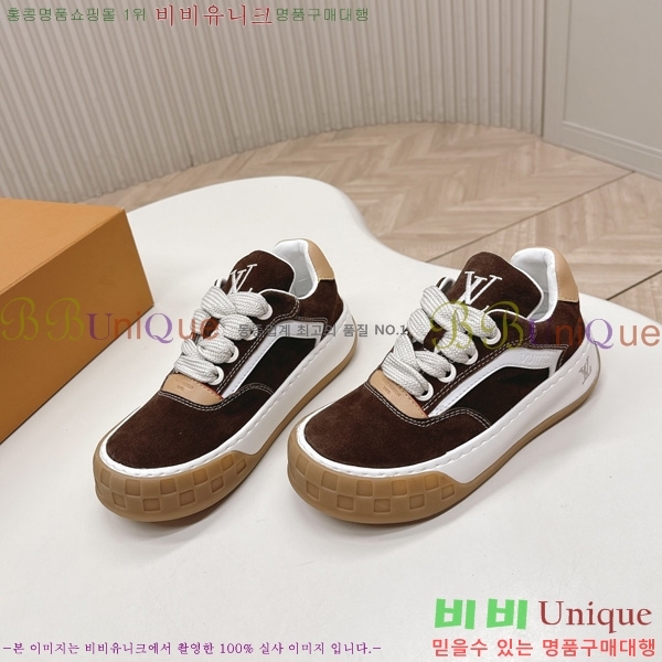 �������� ���̺��� Tilted Sneaker ����Ŀ�� LV402282-9
