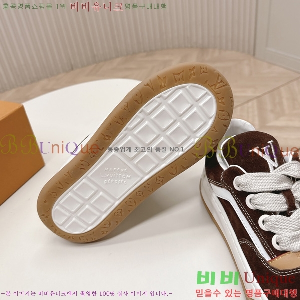 �������� ���̺��� Tilted Sneaker ����Ŀ�� LV402282-9