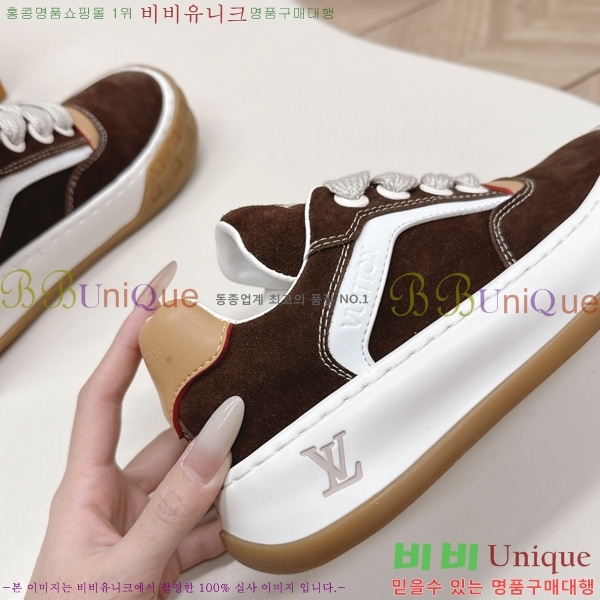 �������� ���̺��� Tilted Sneaker ����Ŀ�� LV402282-9